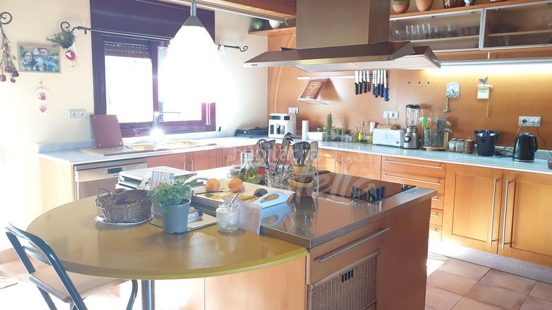 Foto bcc3b1f6-b805-4f9d-b5ba-1814cf49ca5a. Casa amb calefacció a Nucli Urbà Argentona