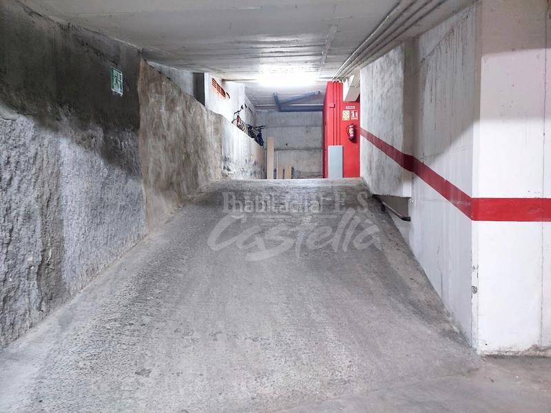 Foto 871a8c05-d173-4f1e-b2bd-612def21676e. Miete autoparkplatz in Havana Mataró