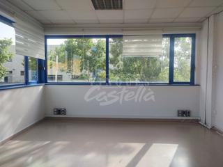 Rent Office space in Pla d'en Boet. Local esquinero  situado en la zona del rengle de mataró.consta
