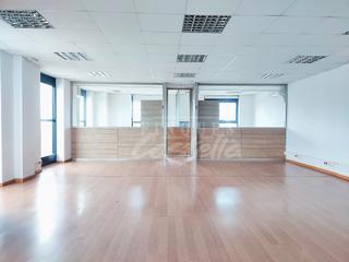 Location Bureau à Pla d'en Boet. Pol. ind. de les hortes del cami ral  oficina de 120 m2 con inst
