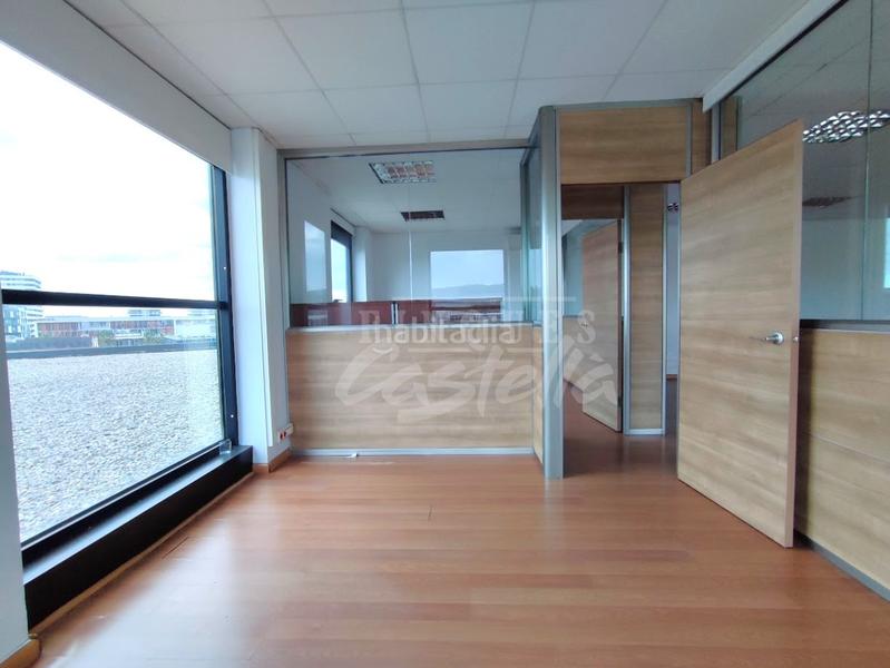 Foto 21e429a1-322c-4a90-aff0-688aed4b91b0. Affitto ufficio con parcheggio in Pla d'en Boet Mataró