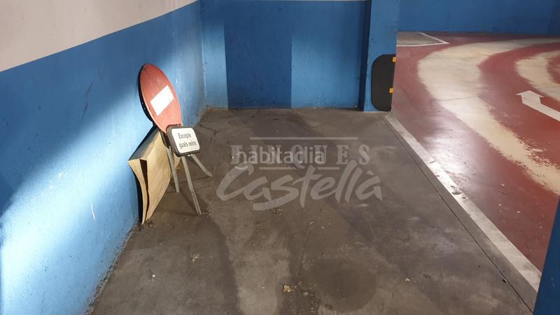 Foto fd8e5ddd-4a7a-4a31-be58-5030e1f11399. Car parking in Camí de la Serra Mataró