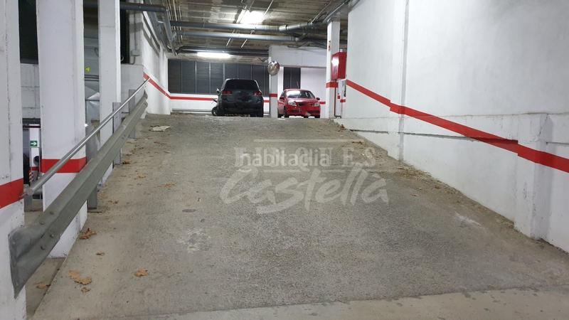 Foto b65ef8cc-4a88-4c12-8b25-ef4bb453e1af. Aparcament cotxe a Centre Mataró