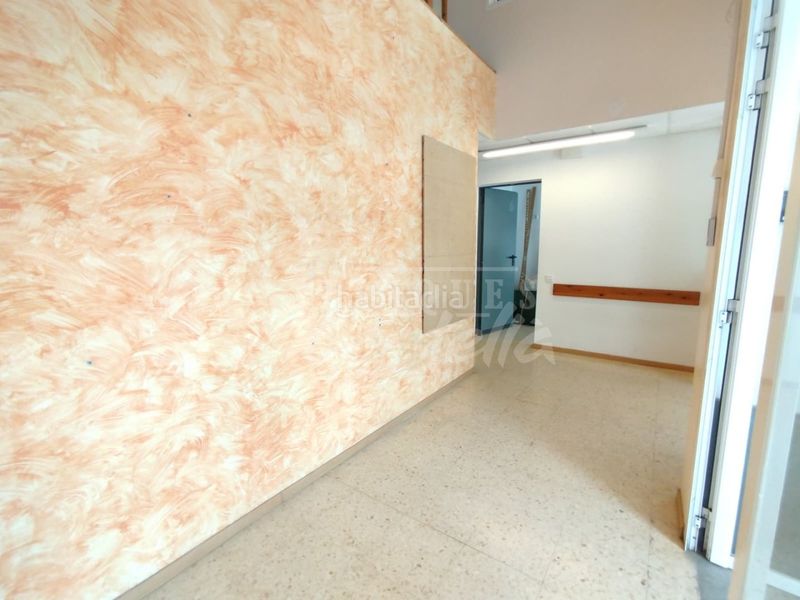Foto 1cb53ddd-ca3c-4cfc-a2b3-9cfb2fea3407. Business premise with heating in Peramàs Mataró
