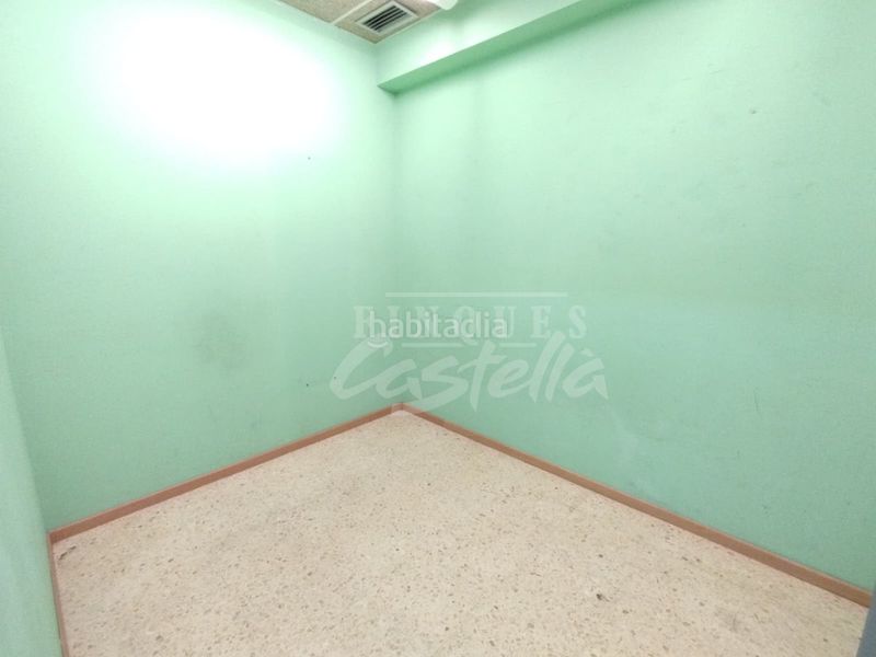 Foto abd6f6ba-c3f3-4eb1-b335-004dd06cd730. Business premise with heating in Peramàs Mataró