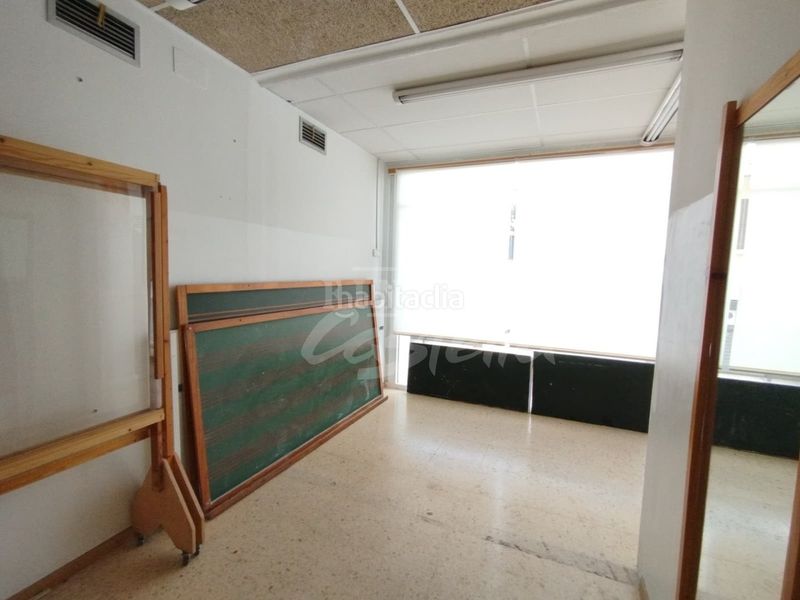 Foto aded7406-227e-41c4-8f0a-6ecd70e03fb2. Business premise with heating in Peramàs Mataró