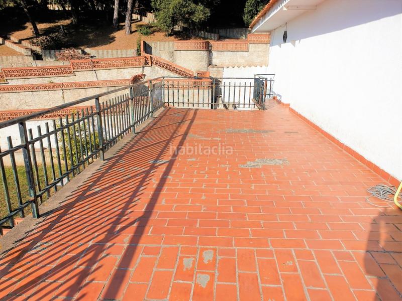 Foto 0003745a-a38a-4643-a190-92c35bc1aef9. Casa espectacular casa a cuatro vientos con piscina ubicada en la urbanización de can vilardell.consta de 345mconstruidos de vivienda e en Mataró