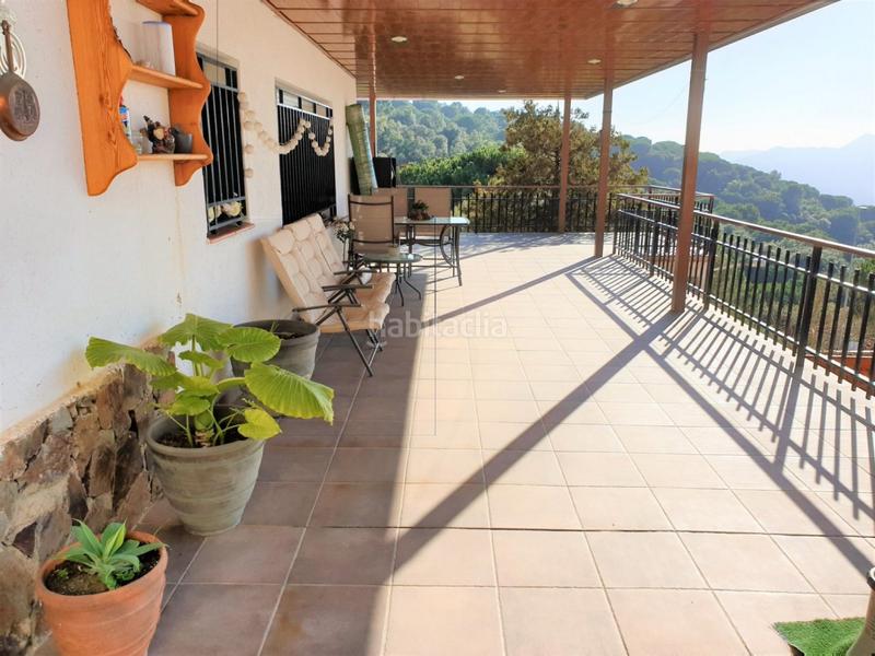 Foto b5523317-3a66-4e4a-84a3-49c0d895dc44. Casa espectacular casa a cuatro vientos con piscina ubicada en la urbanización de can vilardell.consta de 345mconstruidos de vivienda e en Mataró