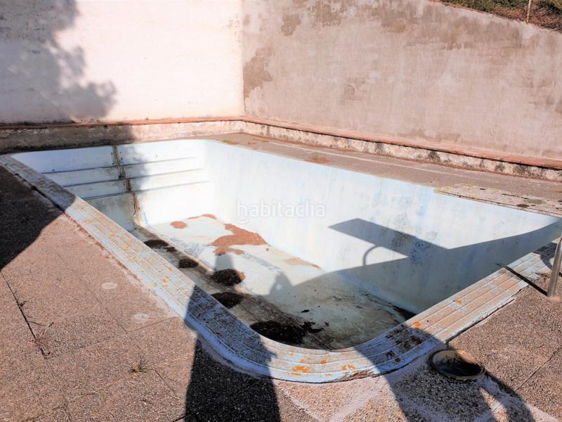Foto ef0c2a7c-5497-42e0-bde5-fada89933b1d. Casa espectacular casa a cuatro vientos con piscina ubicada en la urbanización de can vilardell.consta de 345mconstruidos de vivienda e en Mataró