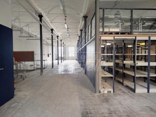 Rent Industrial building in Eixample. Nave semiindustrial en primer piso de 475m local de 350m  100m d