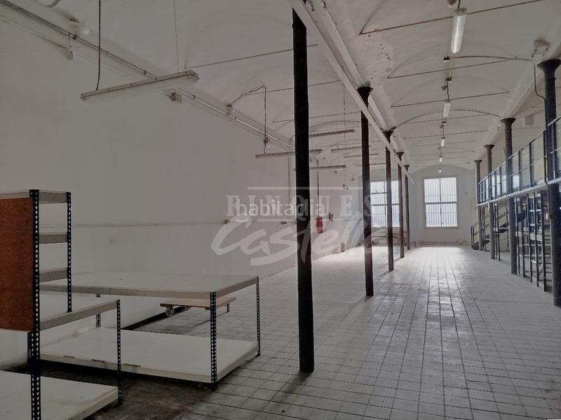 Foto c8fd1883-03db-46ef-a9af-02ff5e58bca7. Rent industrial building in Eixample Mataró