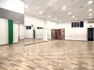 Alquiler Local Comercial en Eixample. Déjame presentarte la joya que estabas esperando en el corazón d