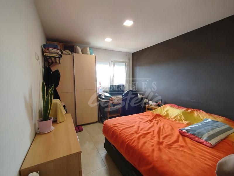 Foto f52c8896-1ea5-4242-a88a-7be8ab966b80. Piso os presentamos un piso en primera línea de mar, con fantásticas vistas al paseo marítimo, donde disfrutarás de solo todo el día. c en Mataró