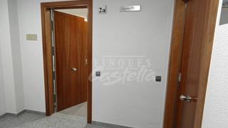 Lloguer Local Comercial a Centre. Oficina en la zona centro de mataró.  consta de 70m, 1 baño,  di