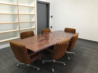 Rent Office space in Sant Vicenç Centre. Preciosa oficina comercial en el centro de sant vicenç de montal