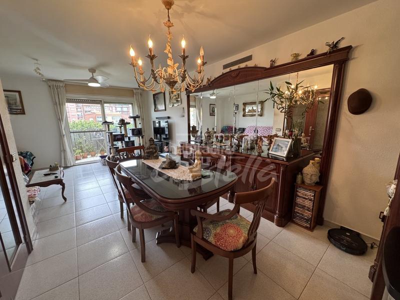 Foto bdd8e83c-edd3-460f-8020-c56c84158fa5. Piso atención compradores en busca de su hogar ideal ! les presento un increíble ático situado en una de las zonas más exclusi en Mataró
