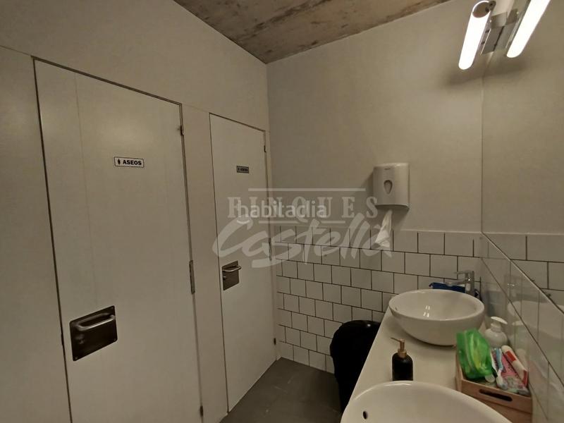 Foto 4f3a6519-14f6-4782-9869-d6a5bee4dd3f. Local comercial amb calefacció a Centre Mataró