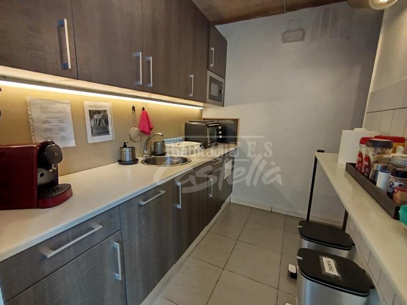 Foto cb6d214c-d508-425d-a863-8256f7078f33. Local comercial amb calefacció a Centre Mataró