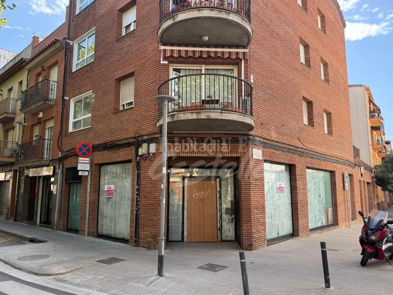 Foto 16b0f6ee-87ee-4683-861c-3f2a987a4211. Alquiler local comercial gran local comercial esquinero en la Havana!situado en la zona más comercial y transitada de la Havana, este magnífico local esqui en Mataró
