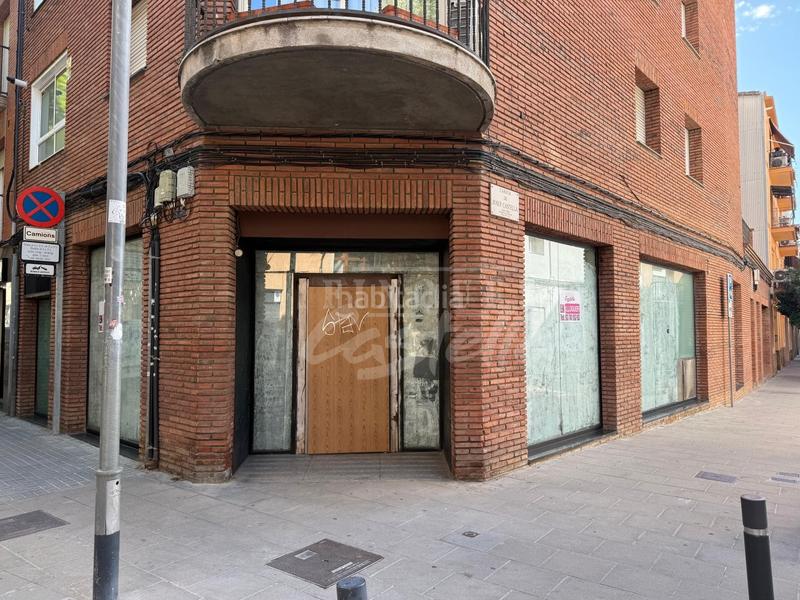 Foto f50443b6-4f74-4de0-accc-ced7be628fe6. Alquiler local comercial gran local comercial esquinero en la Havana!situado en la zona más comercial y transitada de la Havana, este magnífico local esqui en Mataró