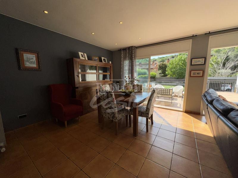 Foto 2dcb74d4-6e38-4fde-8cee-be4a3e1c33f8. Casa atención a todos los amantes de la vida tranquila y confortable en un entorno privilegiado! les presento una oportunidad única par en Argentona