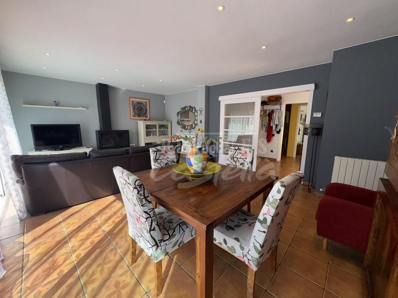Foto b26ca4eb-b1a5-4fa8-8558-64918a01d82c. Casa atención a todos los amantes de la vida tranquila y confortable en un entorno privilegiado! les presento una oportunidad única par en Argentona