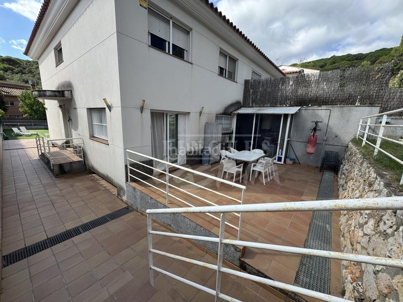 Foto c502041d-67b8-43dd-8cce-d57f20c9f958. Casa atención a todos los amantes de la vida tranquila y confortable en un entorno privilegiado! les presento una oportunidad única par en Argentona