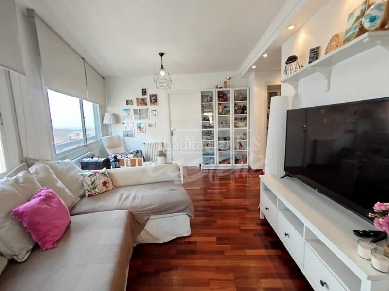 Foto ee12546a-c84f-47f0-a1bc-65ca1433ad2c. Piso en exclusiva para nuestros clientes imagina vivir en un lugar donde cada detalle está pensado para hacerte la vida más cómoda y ag en Mataró