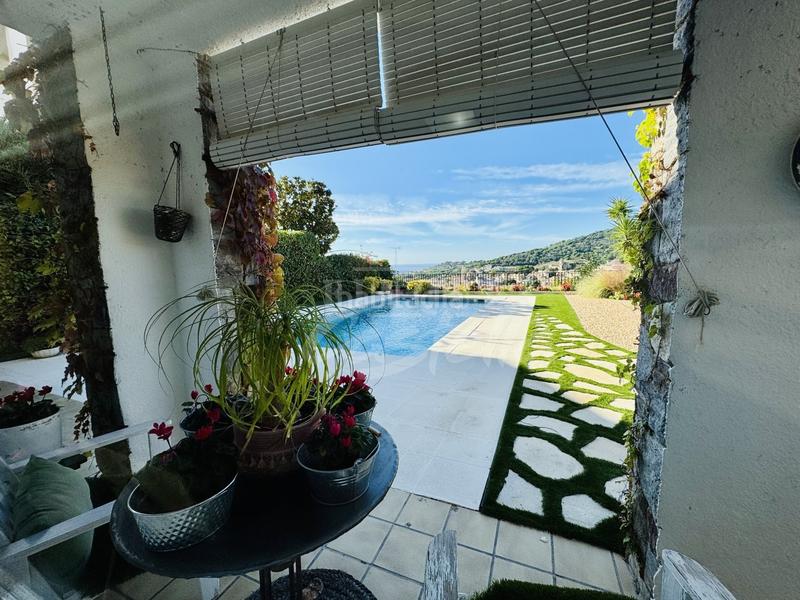 Foto 05f80e1e-caee-49a8-b8d8-ea26b88e69a1. Casa amb calefacció aparcament piscina a Vilassar de Dalt