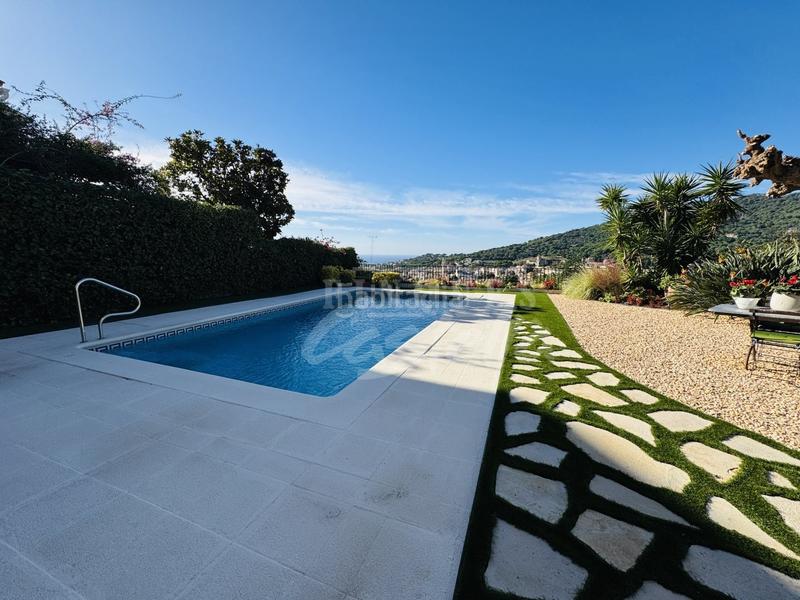 Foto 61260d5b-7b5b-4281-add2-a10c1c320576. Casa amb calefacció aparcament piscina a Vilassar de Dalt