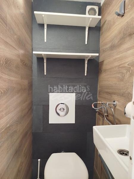 Foto d47cd510-d076-4156-ac30-cb0152cc1cc6. Lloguer local comercial a Centre Mataró