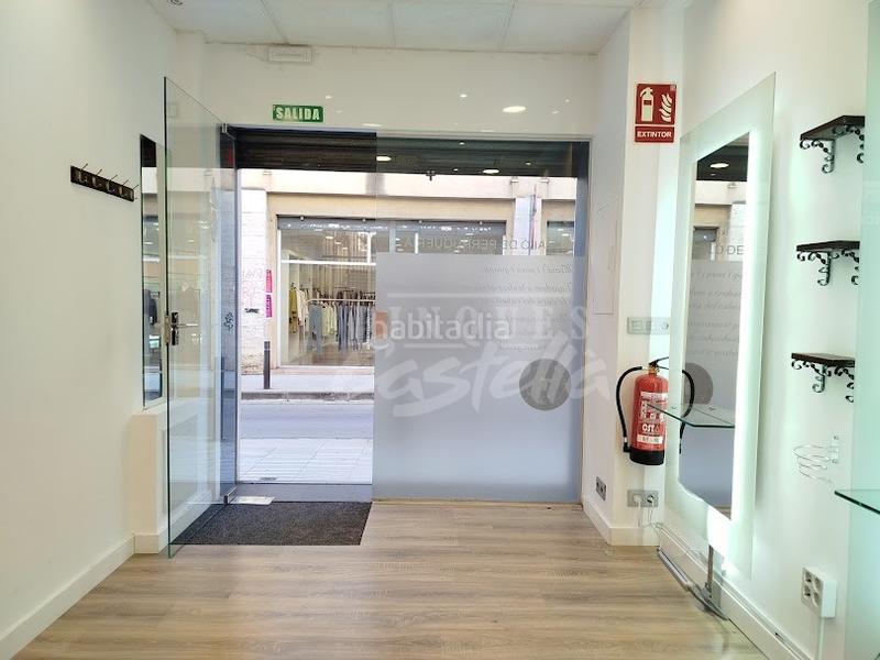 Foto fc27db4e-d595-4642-b656-0a12a0f0ed58. Lloguer local comercial a Centre Mataró