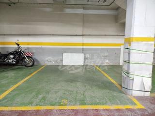 Car parking in Eixample