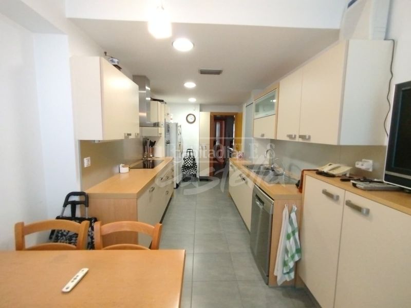 Foto 77a07228-7334-4899-abc5-8e5afad42701. Pis amb calefacció aparcament a Centre Mataró