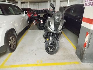 Aparcament cotxe a Via Europa - Parc Central