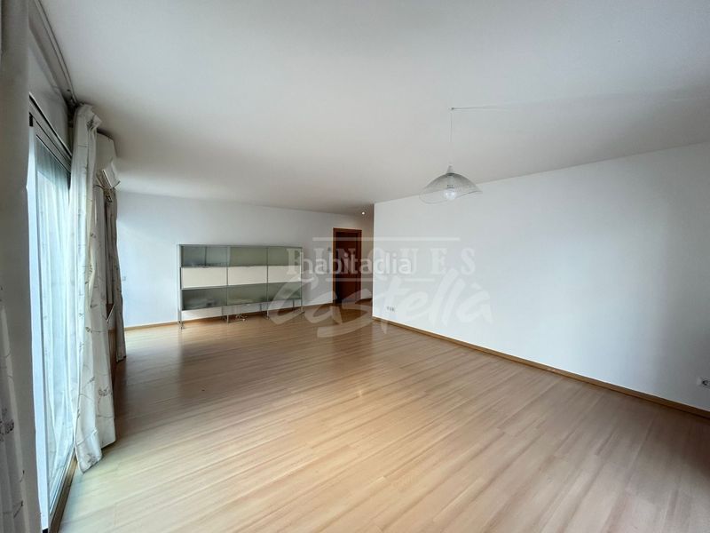 Foto b2c9c3d8-7b48-4f7a-beb6-0c53a05d1d87. Pis a Centre Vilassar de Mar