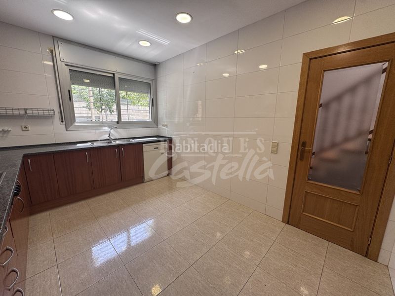 Foto 034f9797-b0e4-45c0-9f9c-3d59285d742f. Casa a Via Europa - Parc Central Mataró
