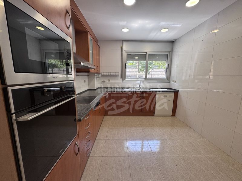 Foto dba15274-834a-4666-b491-80a2536fea5e. Casa a Via Europa - Parc Central Mataró