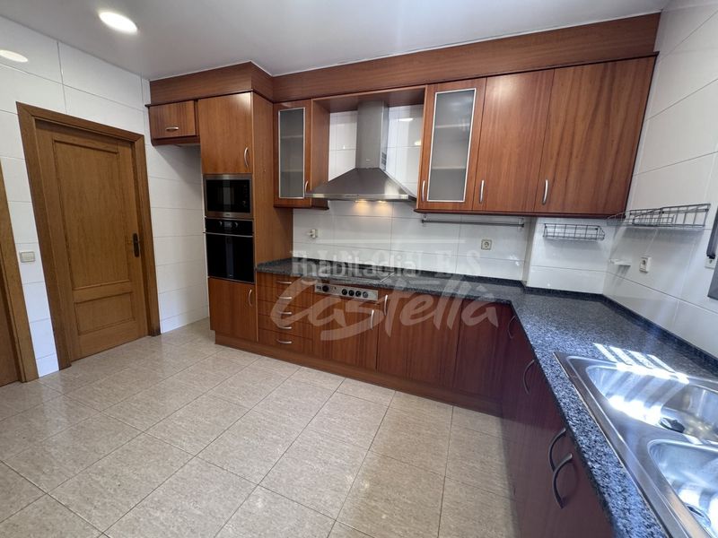 Foto f2aed9c3-2bbe-4956-aa6c-f5ff25bcd733. Casa a Via Europa - Parc Central Mataró