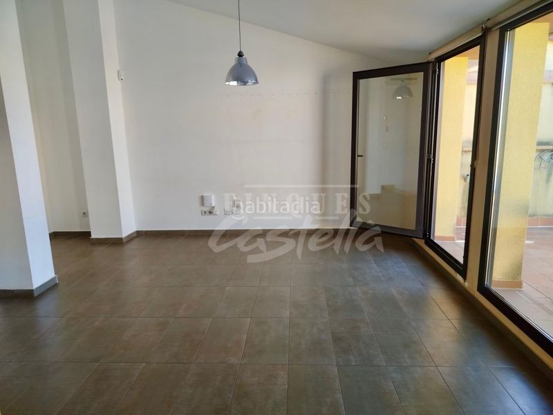 Foto f83e5b10-f887-4e41-a960-0298546f5662. Pis amb calefacció a Centre Mataró