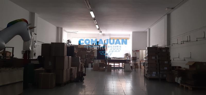 Foto b4ec3f20-0c42-4c2c-bb6a-8a7a9c9f3d39. Nau industrial a Rocafonda Mataró
