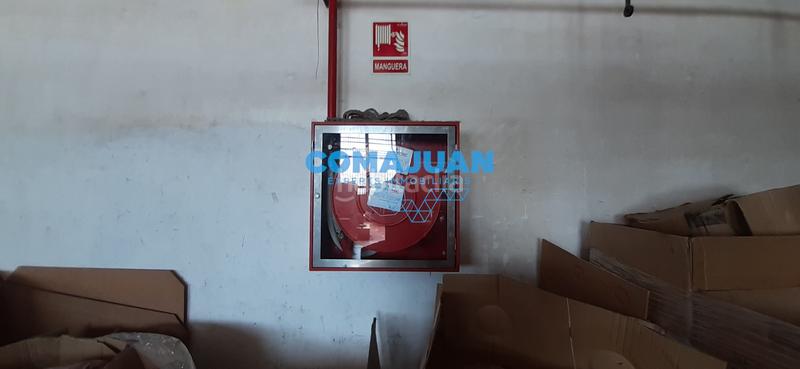 Foto b78c62c3-a550-4d76-a0f2-e030fd72724d. Nau industrial a Rocafonda Mataró