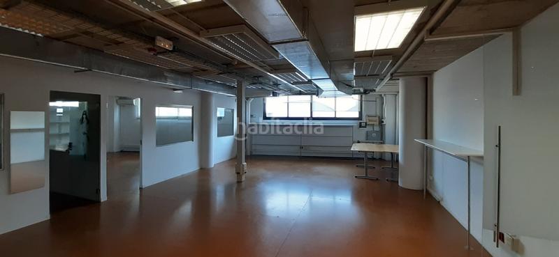 Foto 895b3b88-6801-4419-9a49-a57f6f9b3661. Location bureau dans Pla d'en Boet Mataró