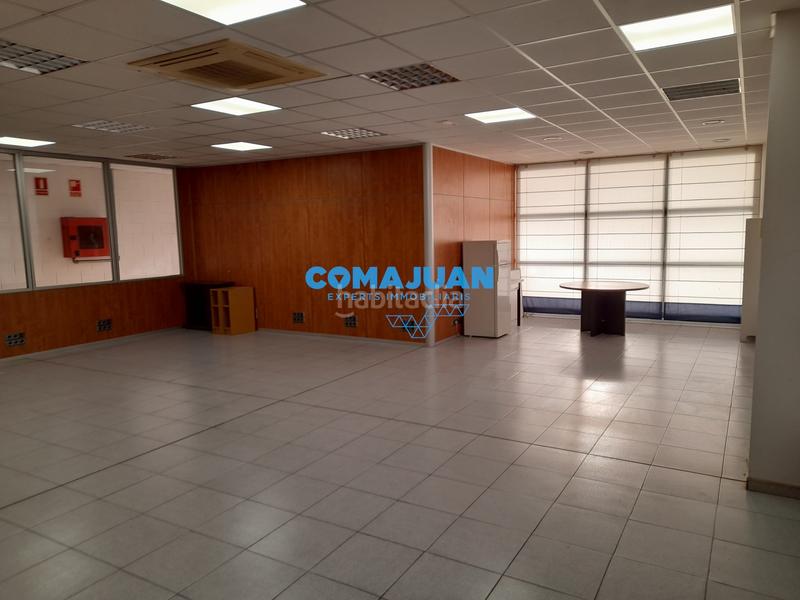 Foto 7fc36344-e5da-4dc8-a8d0-c8a55b9a2120. Affitto capannone industriale in Pla d'en Boet Mataró