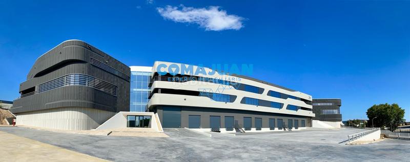 Foto 0e5aac99-70ba-452c-8d9d-0f676659bd93. Location bâtiment à usage industriel dans Zona Industrial Barberà del Vallès