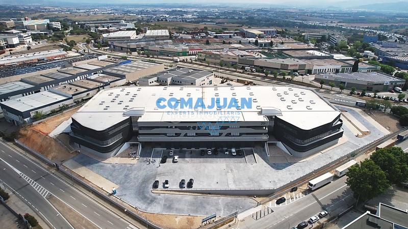 Foto 5888d85c-98b1-4515-b6c5-bb44814482bd. Location bâtiment à usage industriel dans Zona Industrial Barberà del Vallès