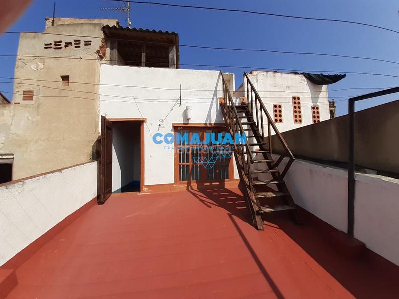 Foto 1981b6c3-69fe-4533-a838-ba6a549c6cc4. Country house with heating parking in Centre Mataró