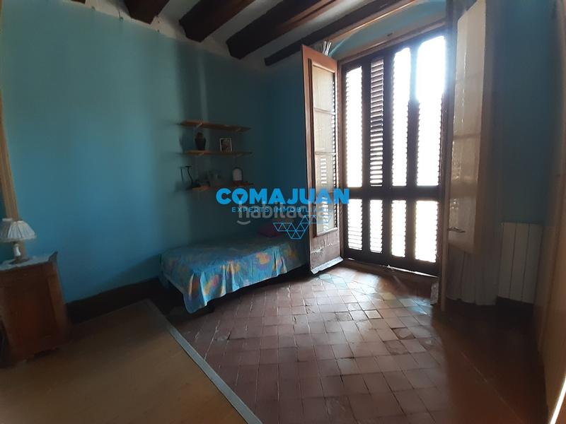 Foto f1c99044-d86f-41fa-8aa6-0769a5194370. Country house with heating parking in Centre Mataró