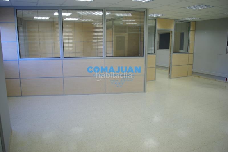 Foto b847241b-bf6d-4923-b65b-2fe08a0cd787. Location bâtiment à usage industriel dans Canyadó Badalona