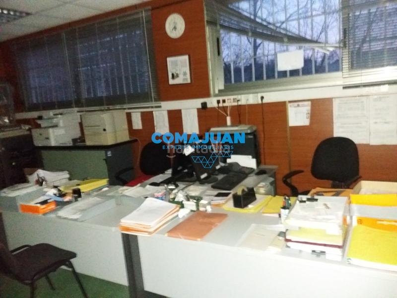 Foto d4a5754a-1c99-4fb2-b6cb-6ef81cb0b52d. Nave industrial en Palafolls
